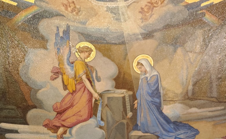 Avec Marie, dans le silence, écouter la Parole de Dieu